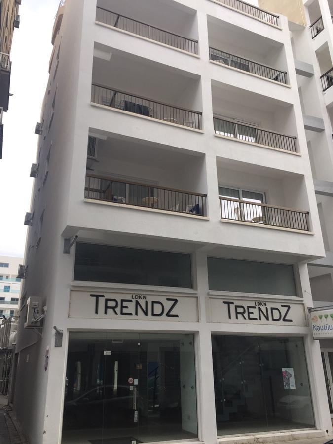 Nautilus Tourist Apartments Larnaca Exterior photo